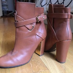 Brown leather booty!
